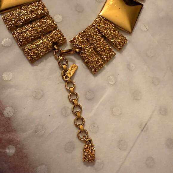 1973 Monet Book Piece V Collar Necklace - Picture 7 of 8